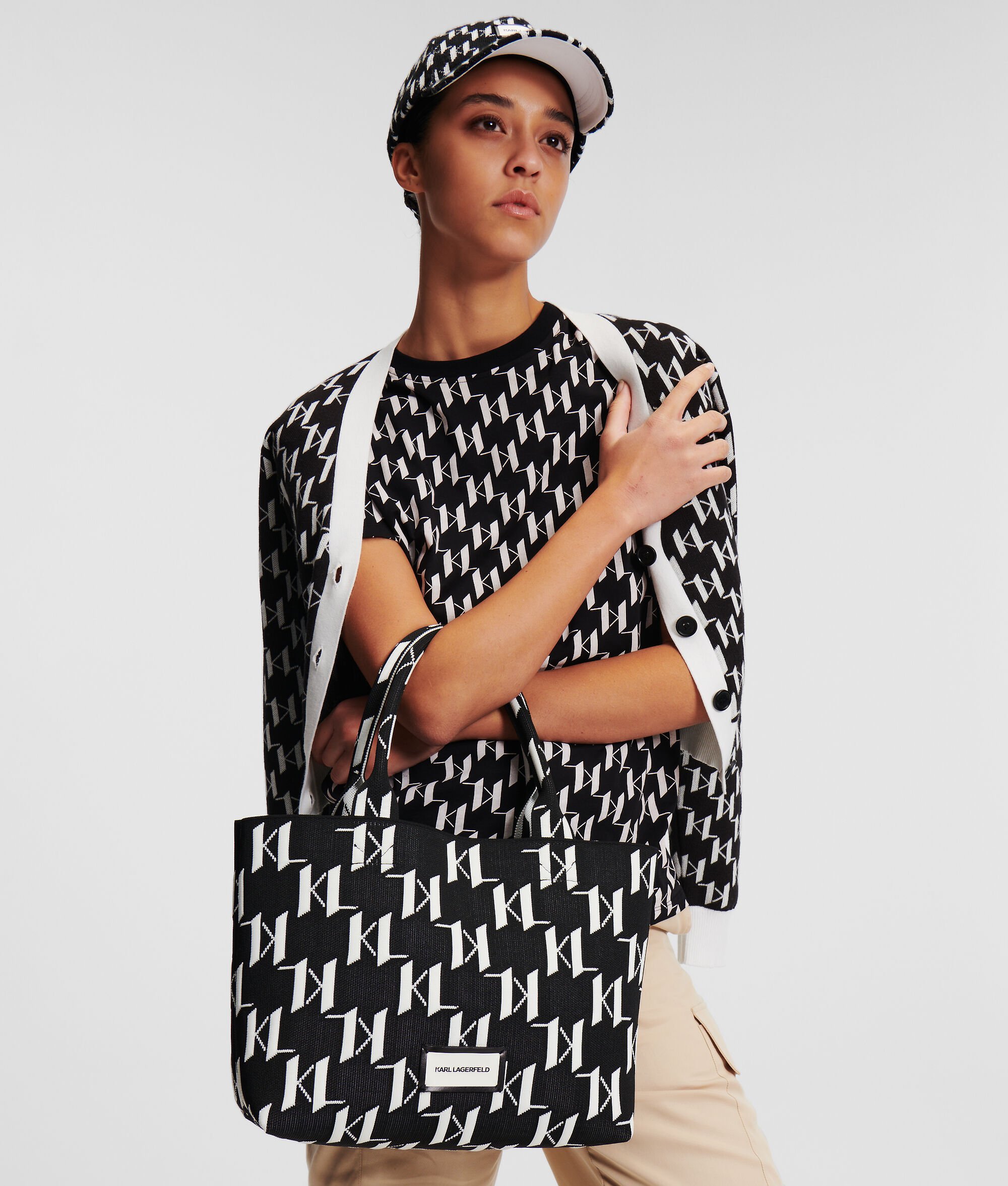 (image for) Expertly-Crafted K/Monogram Knit Medium Tote Bag